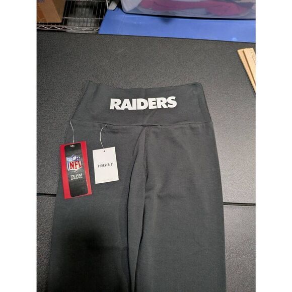 NWT NFL Forever 21 Las Vegas Raiders Team Apparel Black Leggings Size M - Picture 5 of 6